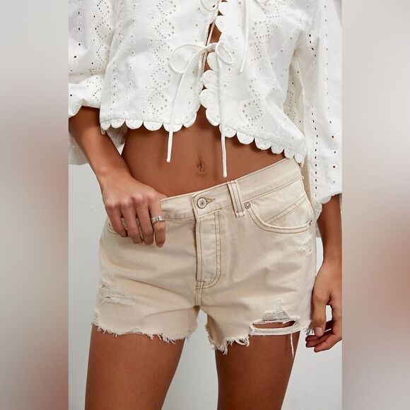 We The Free Now Or Never Denim Shorts In Ecru - Picture 1 of 3